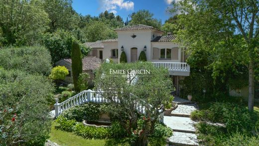 Luxus-Haus in Mougins, Alpes-Maritimes