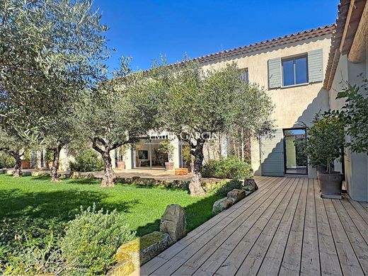 Luxury home in Paradou, Bouches-du-Rhône