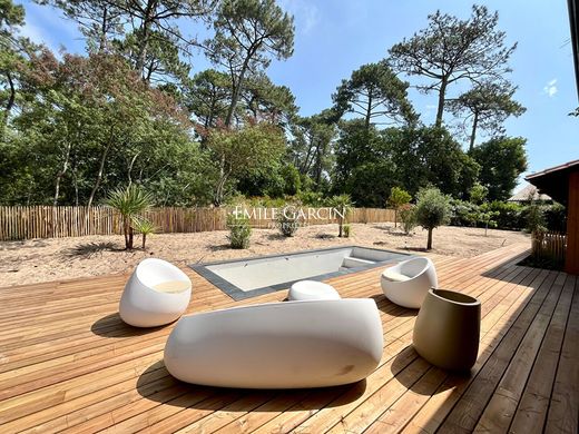 Luxury home in Lège-Cap-Ferret, Gironde