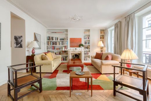 Apartment in Tour Eiffel, Invalides – Ecole Militaire, Saint-Thomas d’Aquin, Paris