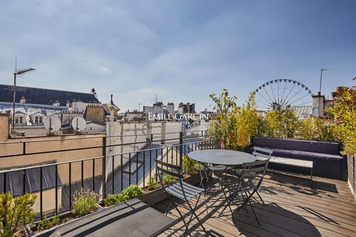 Apartment in Chatelet les Halles, Louvre-Tuileries, Palais Royal, Paris