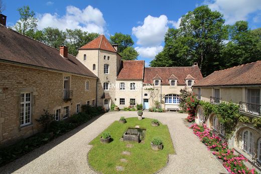 Luxe woning in Vézelay, Yonne