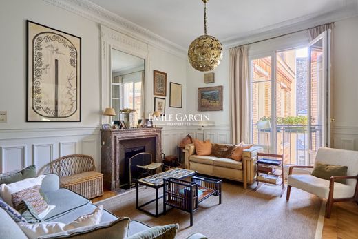 Apartment in Tour Eiffel, Invalides – Ecole Militaire, Saint-Thomas d’Aquin, Paris