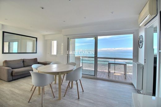Apartment / Etagenwohnung in Anglet, Pyrénées-Atlantiques