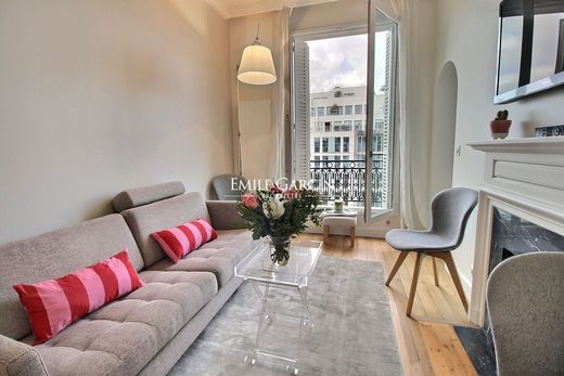 Appartamento a Champs-Elysées, Madeleine, Triangle d’or, Parigi