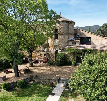 Luxury home in Lauris, Vaucluse