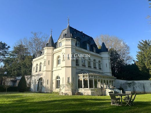 Luxus-Haus in Ville-d'Avray, Hauts-de-Seine