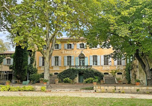 Maison de luxe à Boulbon, Bouches-du-Rhône
