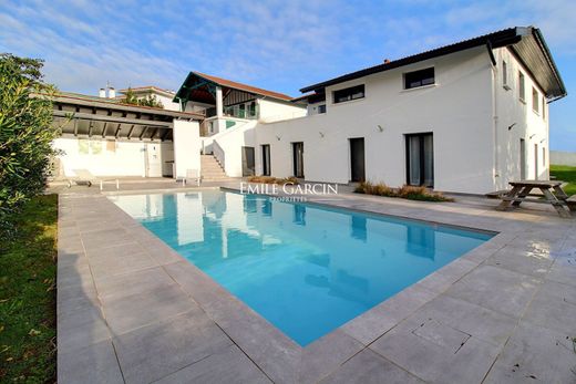 Luxury home in Urrugne, Pyrénées-Atlantiques