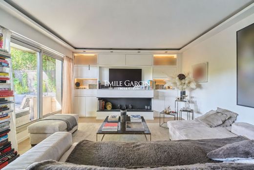 Apartament w Neuilly-sur-Seine, Hauts-de-Seine