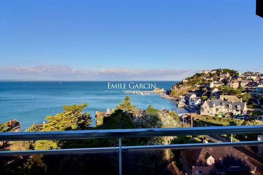 Apartment in Pléneuf-Val-André, Côtes-d'Armor