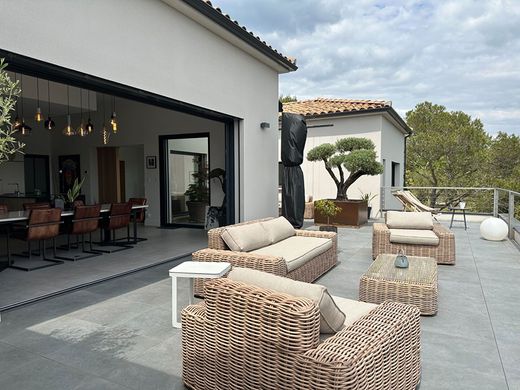 Πολυτελή κατοικία σε Uzès, Gard