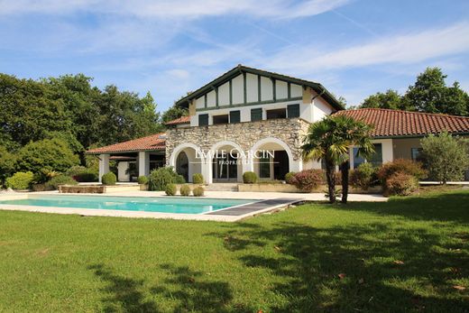 Luxe woning in Arcangues, Pyrénées-Atlantiques