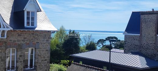 Cancale, Ille-et-Vilaineの高級住宅