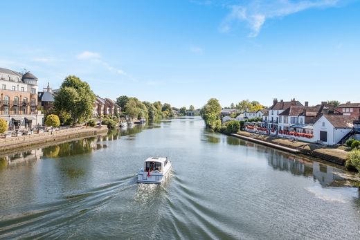 Appartement in Staines, Surrey