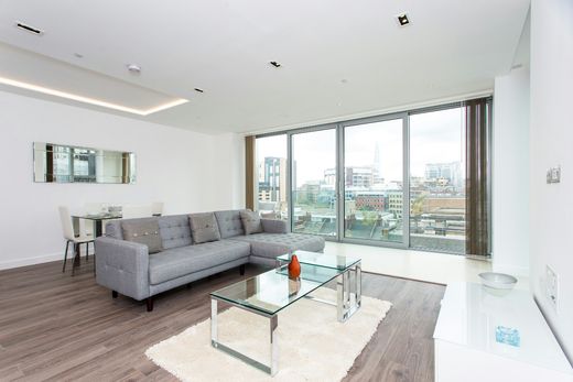 Apartment / Etagenwohnung in London, Greater London