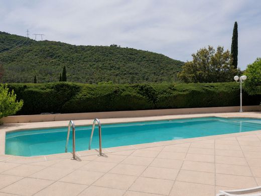 Villa in Bagnols-en-Forêt, Var