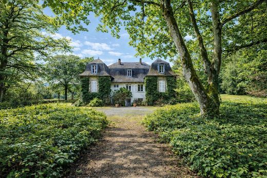 Aurillac, Cantalのヴィラ