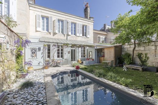 Villa in Bordeaux, Gironde