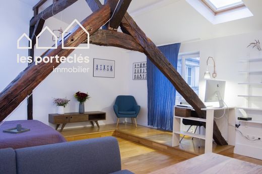 Apartment in Chatelet les Halles, Louvre-Tuileries, Palais Royal, Paris