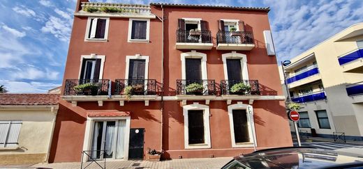 Residential complexes in Palavas-les-Flots, Hérault