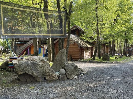 빌라 / Camps-Saint-Mathurin-Léobazel, Corrèze