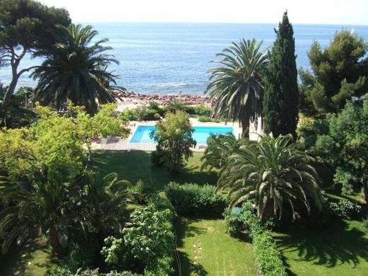 Apartment / Etagenwohnung in Saint-Raphaël, Var