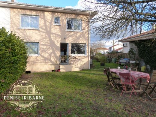 Villa - Saint-Médard-en-Jalles, Gironda