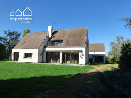 Villa in Châteauneuf-en-Thymerais, Eure-et-Loir