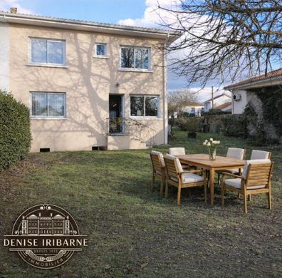 Willa w Saint-Médard-en-Jalles, Gironde