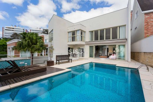 Villa a Curitiba, Paraná