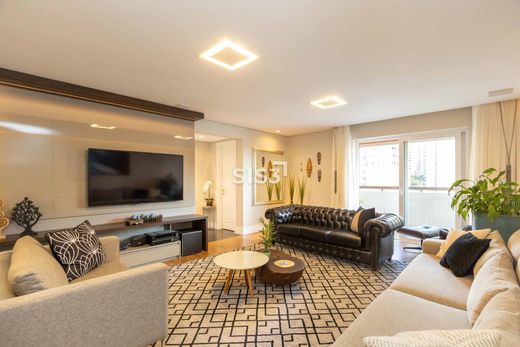 クリチバ, Curitibaのアパートメント