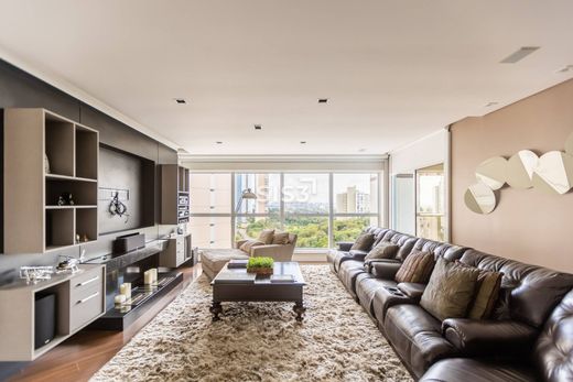 クリチバ, Curitibaのアパートメント