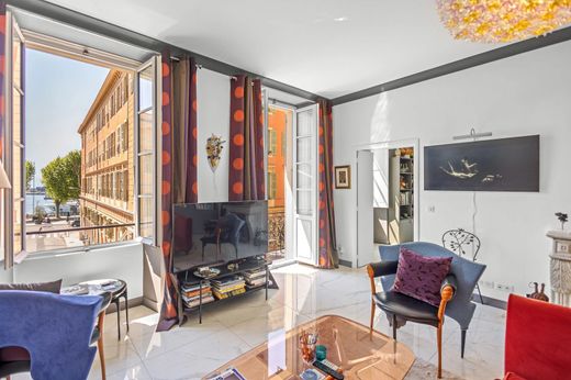 Apartment / Etagenwohnung in Nizza, Alpes-Maritimes