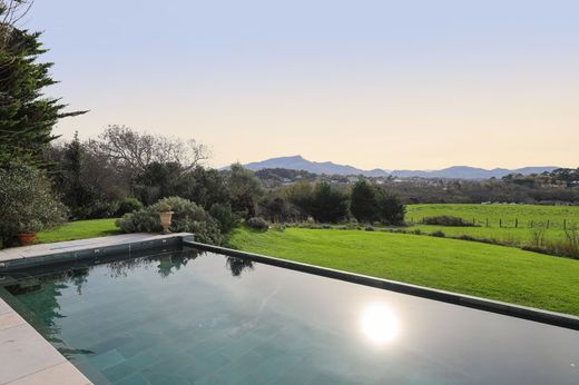 Villa in Saint-Jean-de-Luz, Pyrénées-Atlantiques