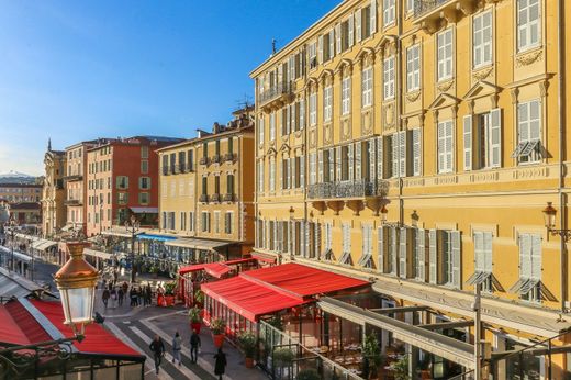Apartment / Etagenwohnung in Nizza, Alpes-Maritimes