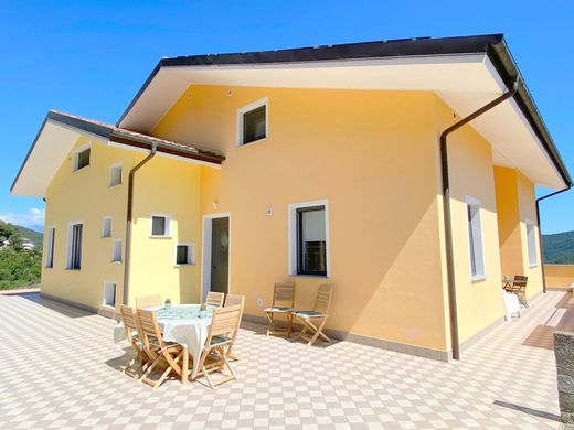 Willa w Andora, Provincia di Savona