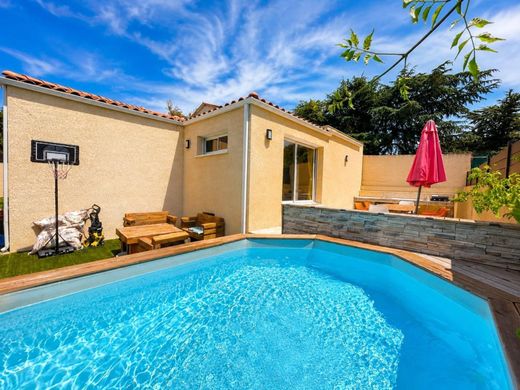 Villa in Balaruc-les-Bains, Hérault