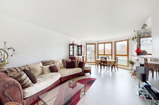 Apartment in Asnières-sur-Seine, Hauts-de-Seine