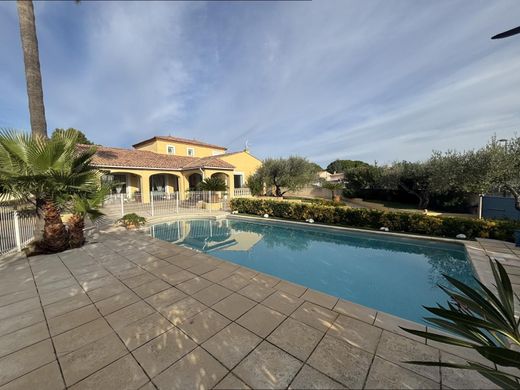 Willa w Pignan, Hérault