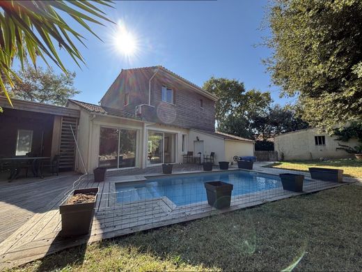 Villa in Saint-Jean-de-Védas, Hérault