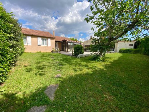 빌라 / Cornebarrieu, Upper Garonne