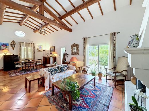 Villa a Paradou, Bocche del Rodano