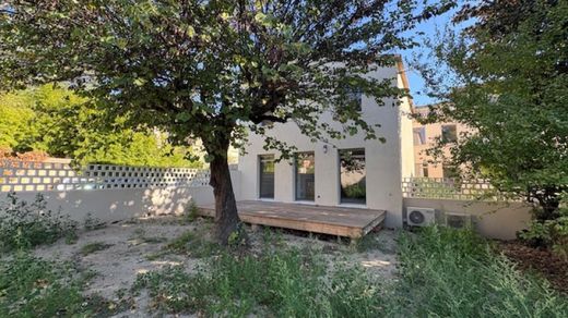 Villa a Nîmes, Gard