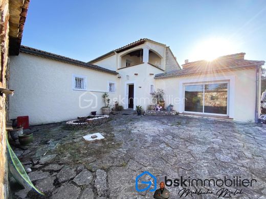 Villa in Saint-Christol-les-Alès, Gard