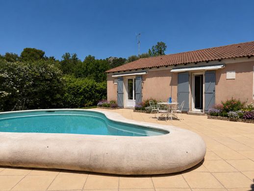 Villa in Maussane-les-Alpilles, Bouches-du-Rhône
