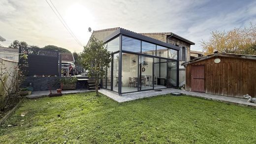 빌라 / Bègles, Gironde