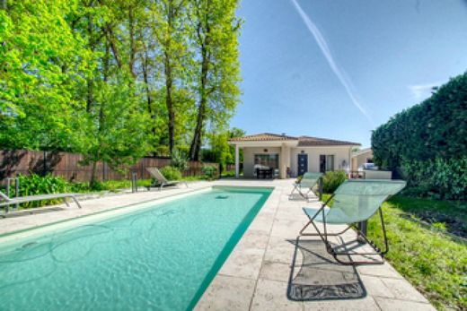 Villa in Saint-Médard-en-Jalles, Gironde