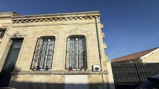 Villa a Bègles, Gironda