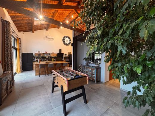 Willa w Mouriès, Bouches-du-Rhône